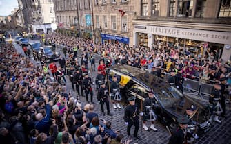 feretro regina Elisabetta Edimburgo