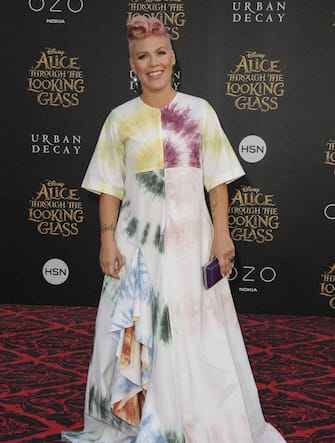 Pink look iconici Film Premiere Alice Through The Looking Glass
Featuring: Alecia Beth Moore
Where: Los Angeles, California, United States
When: 24 May 2016
Credit: Apega/WENN.com