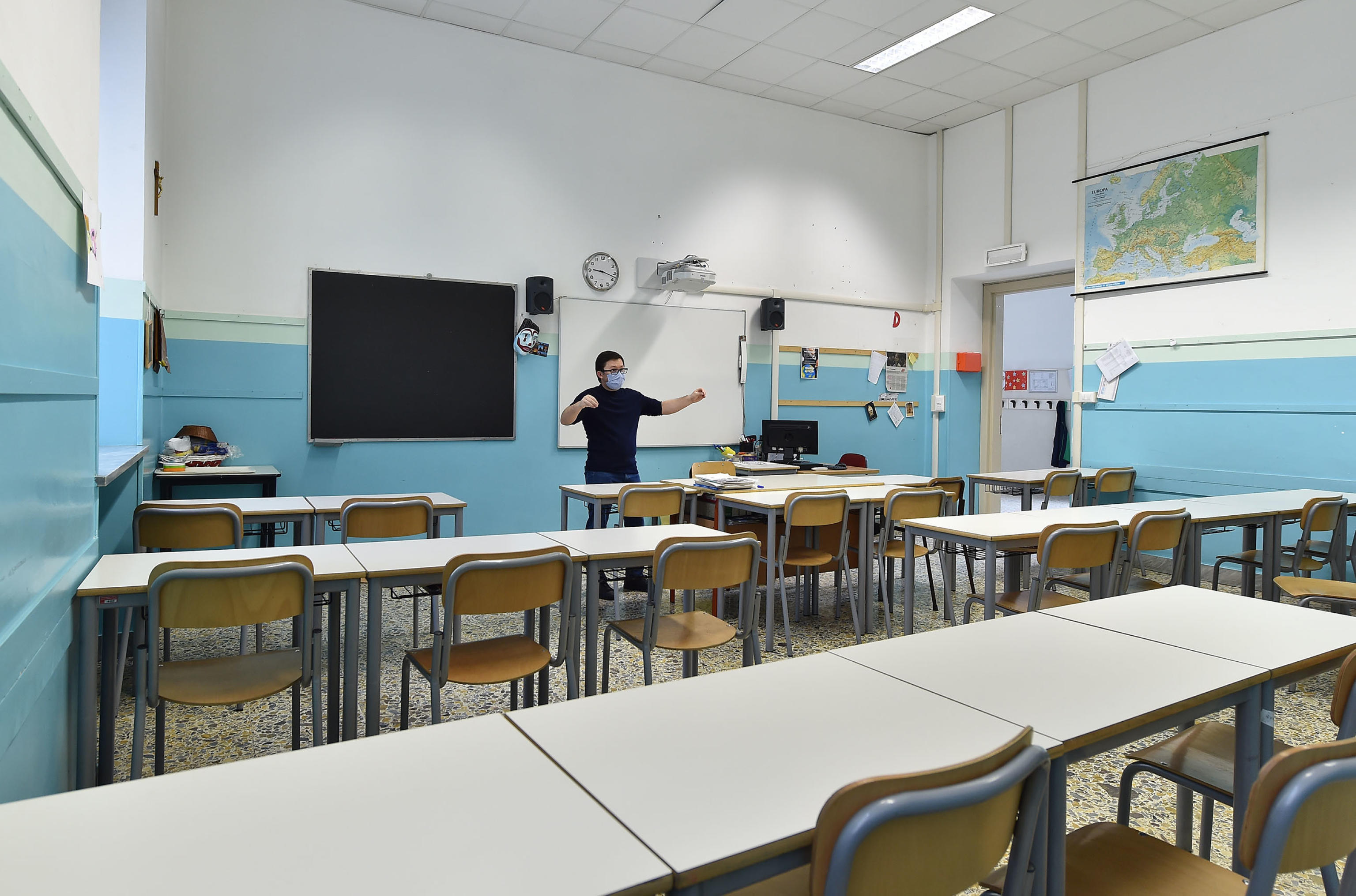 RAPPORTO: SCUOLE APERTE SOCIETA' PROTETTA