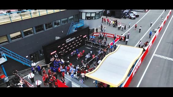 https://static.sky.it/editorialimages/618ef24231f7c3e39b352de6ddc18f1c39304b4b/skysport/it/motori/motogp/video/2025/06/28/1020121_1751104781033_thumb_494.0000001_1751104856855.jpg?im=Resize,width=565
