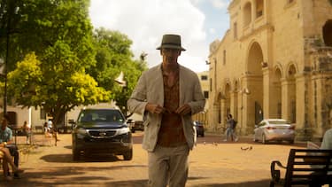 The Killer. Michael Fassbender as an assassin in The Killer. Cr. Netflix ©2023.
