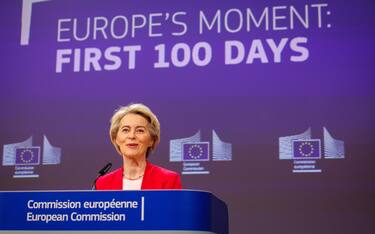 epa11950906 EU Commission President Ursula von der Leyen delivers a statement ahead of the first 100 days of her second mandate in Brussels, Belgium, 09 March 2025. President von der Leyen will review the Commission's achievements and outline its priorities for the coming months.  EPA/OLIVIER MATTHYS