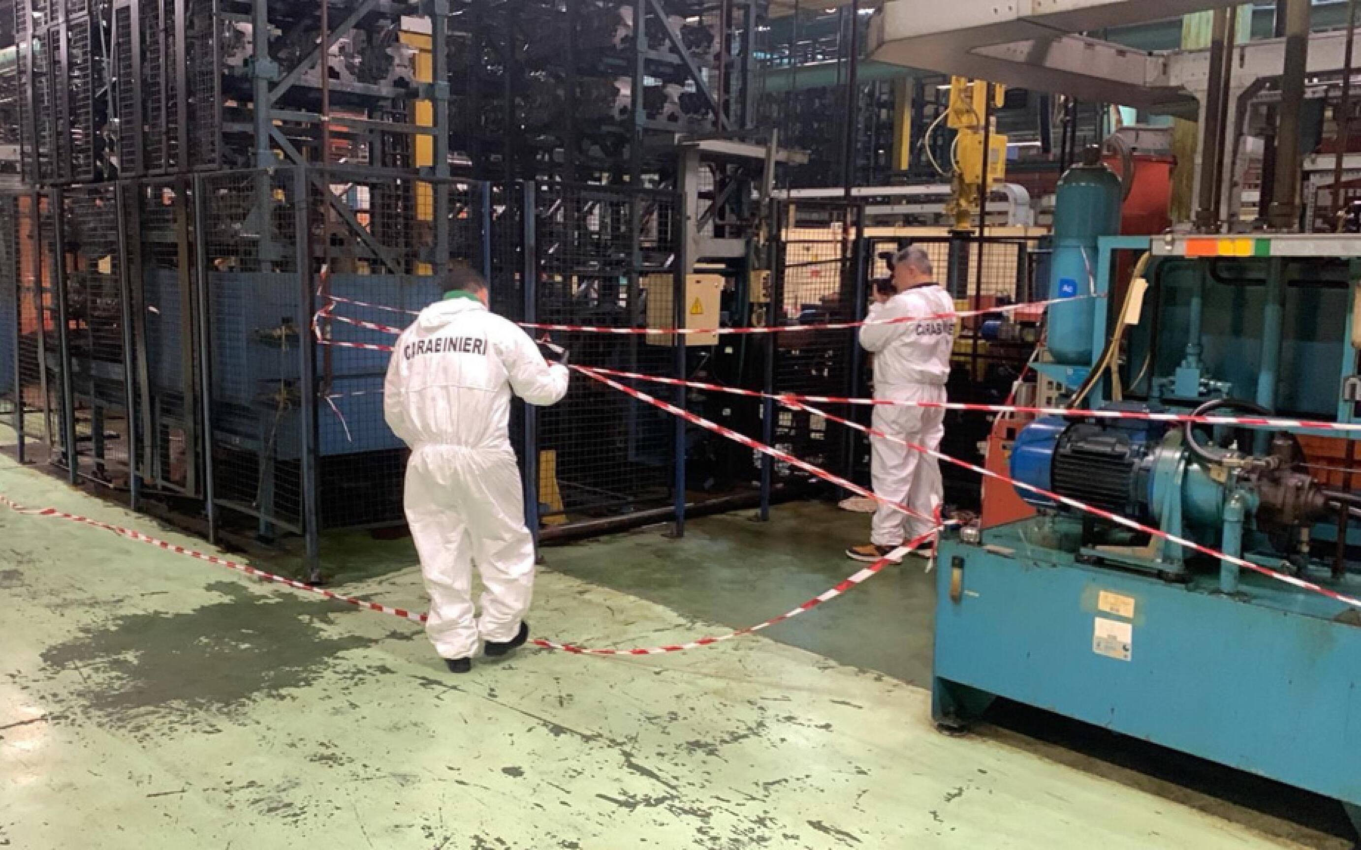 La zona dello stabilimento dove è rimasto schiacciato l'operaio