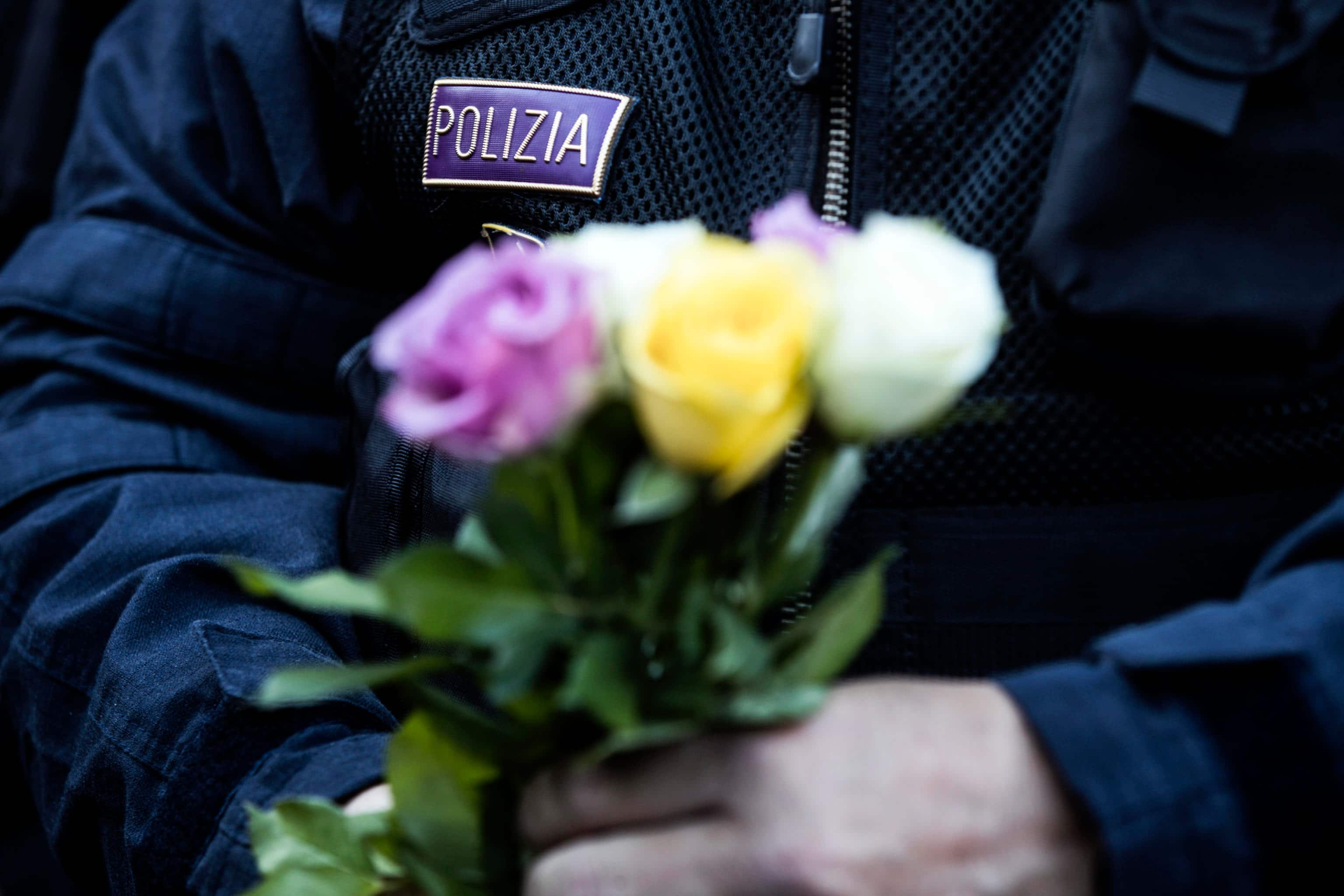 Rose a Polizia a Roma