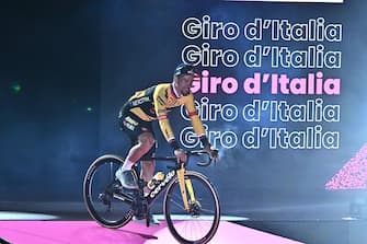 Primoz Roglic rider of team Jumbo Visma, during team presentation for the 2023 Giro d'Italia cycling race in Pescara, Italy, 04 May 2023. The 106rd edition of the Giro d'Italia will take place from 06 through 28 May 2023.
ANSA/LUCA ZENNARO