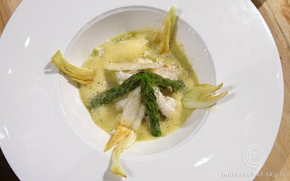 Filetti di sogliola su crema di asparagi