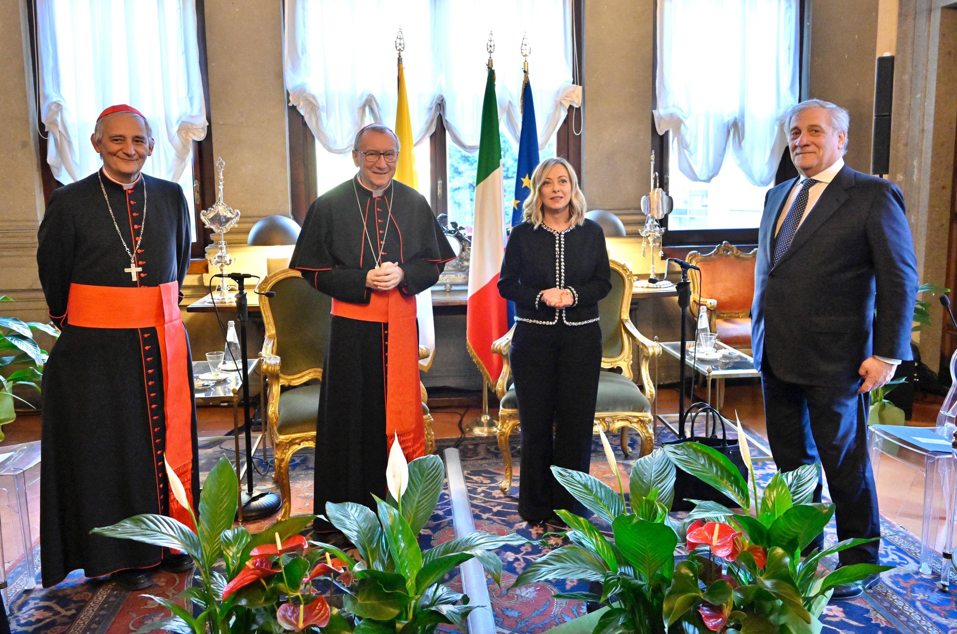 La premier Giorgia Meloni, il ministro degli Esteri Antonio Tajani, il presidente della CEI card. Matteo Maria Zuppi e il segretario di Stato Vaticano card. Pietro Parolin, durante il 95esimo anniversario dei Patti lateranensi e 40esimo anniversario dell'Accordo di modificazione del Concordato presso Palazzo Borromeo a Roma, 13 febbraio 2024. ANSA/ALESSANDRO DI MEO