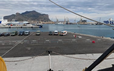 La Procura di Termini Imerese ha disposto il sequestro dell'area dove è avvenuto l'incidente che ha provocato il decesso di Robcornelis Maria Huijben Uiben di 39 anni che stava lavorando per riportare a galla lo yacht del magnate inglese Myke Lynch, 10 maggio 2025. Ansa/Ignazio Marchese