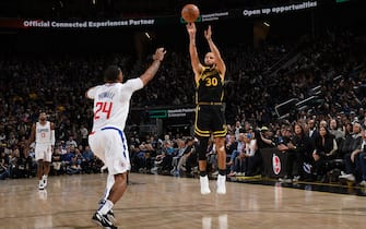 SAN FRANCISCO, CA - FEBRUARY 14: Stephen Curry #30 of the Golden State Warriors shoots a three point basket against the LA Clippers on FEBRUARY 14, 2024 at Chase Center in San Francisco, California. NOTE TO USER: User expressly acknowledges and agrees that, by downloading and or using this photograph, user is consenting to the terms and conditions of Getty Images License Agreement. Mandatory Copyright Notice: Copyright 2024 NBAE (Photo by Noah Graham/NBAE via Getty Images)