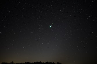 Bright Leonid meteor