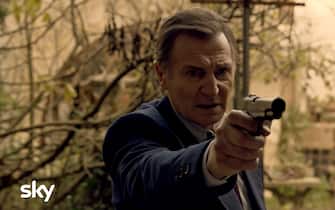 Liam Neeson in Detective Marlowe