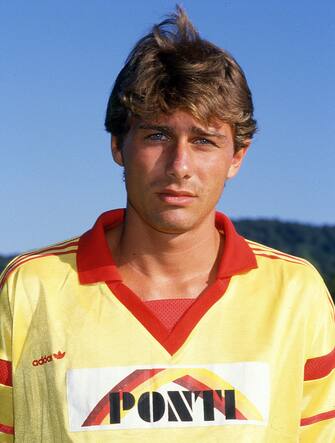 Antonio Conte of Lecce poses for photo during the Serie A 1988-89, Italy. (Photo by Alessandro Sabattini/Getty Images)