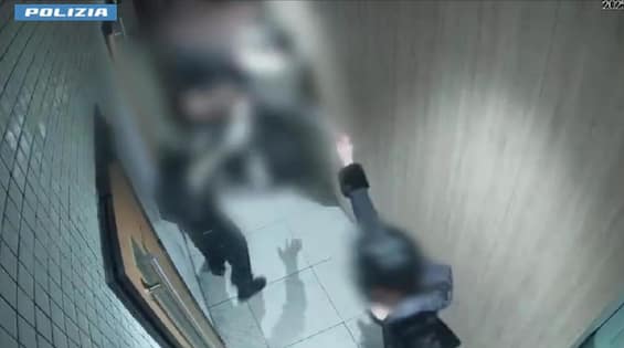 Catania, pm: "Brutale aggressione omofoba". Indagati 19enne e 21enne Catania, pm: "Brutale aggressione omofoba". Indagati 19enne e 21enne