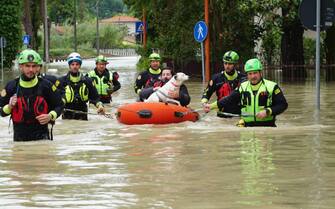 strada allagata dopo l'alluvione in Emilia Romagna