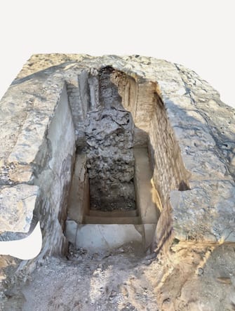 Il bagno rituale ebraico emerso dagli scavi condotti a Ostia Antica, 10 marzo 2025.   NPK   ANSA / Ufficio stampa Ministero Cultura     +++ ANSA PROVIDES ACCESS TO THIS HANDOUT PHOTO TO BE USED SOLELY TO ILLUSTRATE NEWS REPORTING OR COMMENTARY ON THE FACTS OR EVENTS DEPICTED IN THIS IMAGE; NO ARCHIVING; NO LICENSING +++
