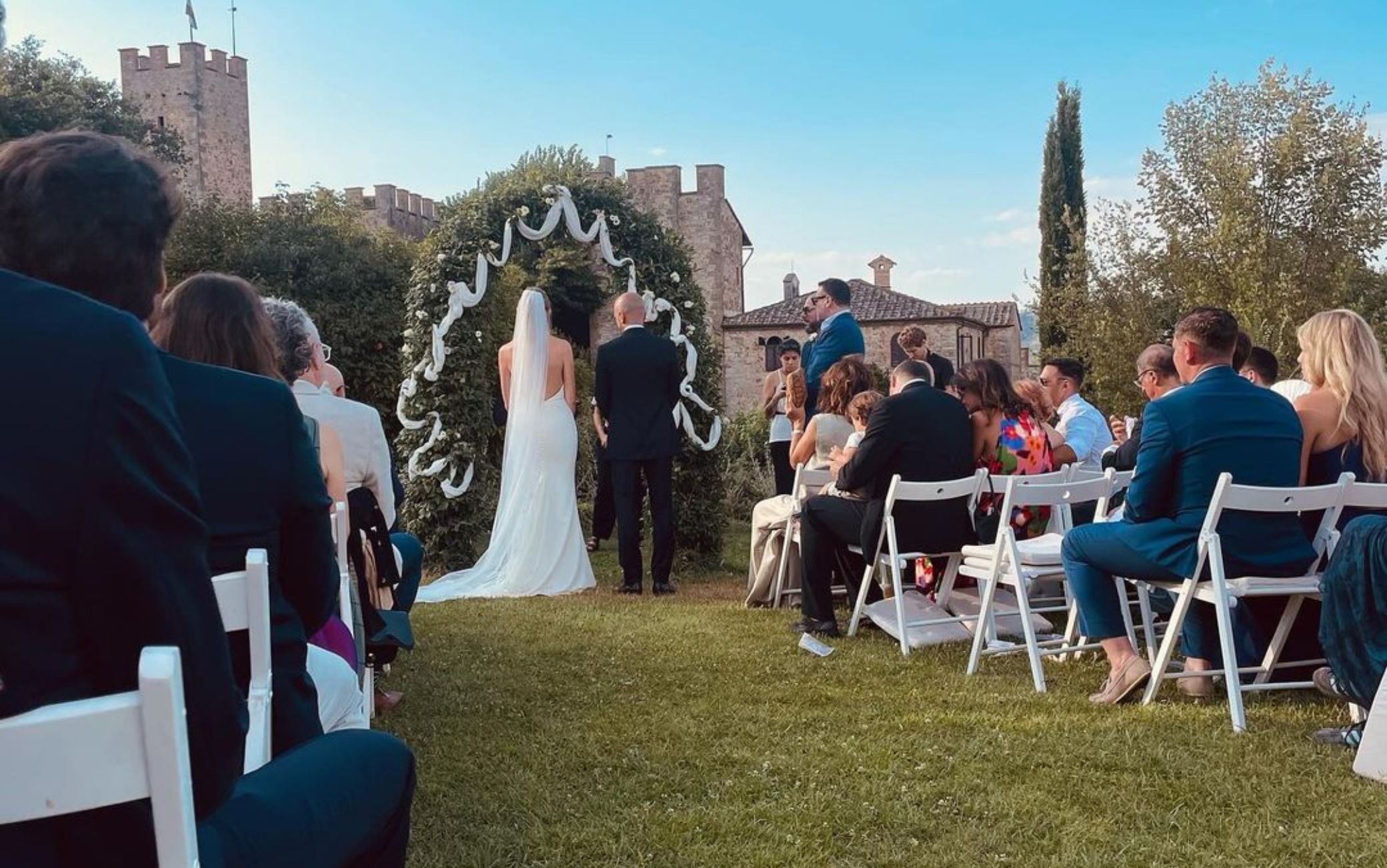 Ali Rinaldo Nicolas Vaporidis ha sposato Ali Rinaldo: le foto del matrimonio | Sky TG24