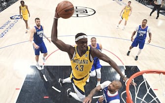 LOS ANGELES, CA - MARCH 25: Pascal Siakam #43 of the Indiana Pacers dunks the ball during the game against the LA Clippers on March 25, 2024 at Crypto.Com Arena in Los Angeles, California. NOTE TO USER: User expressly acknowledges and agrees that, by downloading and/or using this Photograph, user is consenting to the terms and conditions of the Getty Images License Agreement. Mandatory Copyright Notice: Copyright 2024 NBAE (Photo by Adam Pantozzi/NBAE via Getty Images)