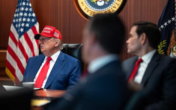 Iran, MIGA: l'acronimo creato da Trump che vuole un cambio di regime