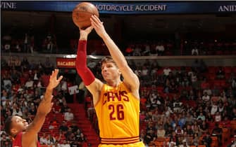 MIAMI, FL - MARCH 4: Kyle Korver #26 of the Cleveland Cavaliers shoots the ball against the Miami Heat during the game on March 4, 2017 at American Airlines Arena in Miami, Florida. NOTE TO USER: User expressly acknowledges and agrees that, by downloading and or using this Photograph, user is consenting to the terms and conditions of the Getty Images License Agreement. Mandatory Copyright Notice: Copyright 2017 NBAE (Photo by Oscar Baldizon/NBAE via Getty Images)