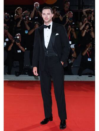 32-nicholas-hoult-getty - 1