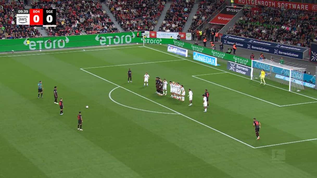 https://static.sky.it/editorialimages/64d9ec00eadf31ef08e2ab18436dded0d7388feb/skysport/it/calcio/bundesliga/video/2025/09/12/1035567_1757709771069_thumb_494.0000001_1757709822917.jpg?im=Resize,width=1218