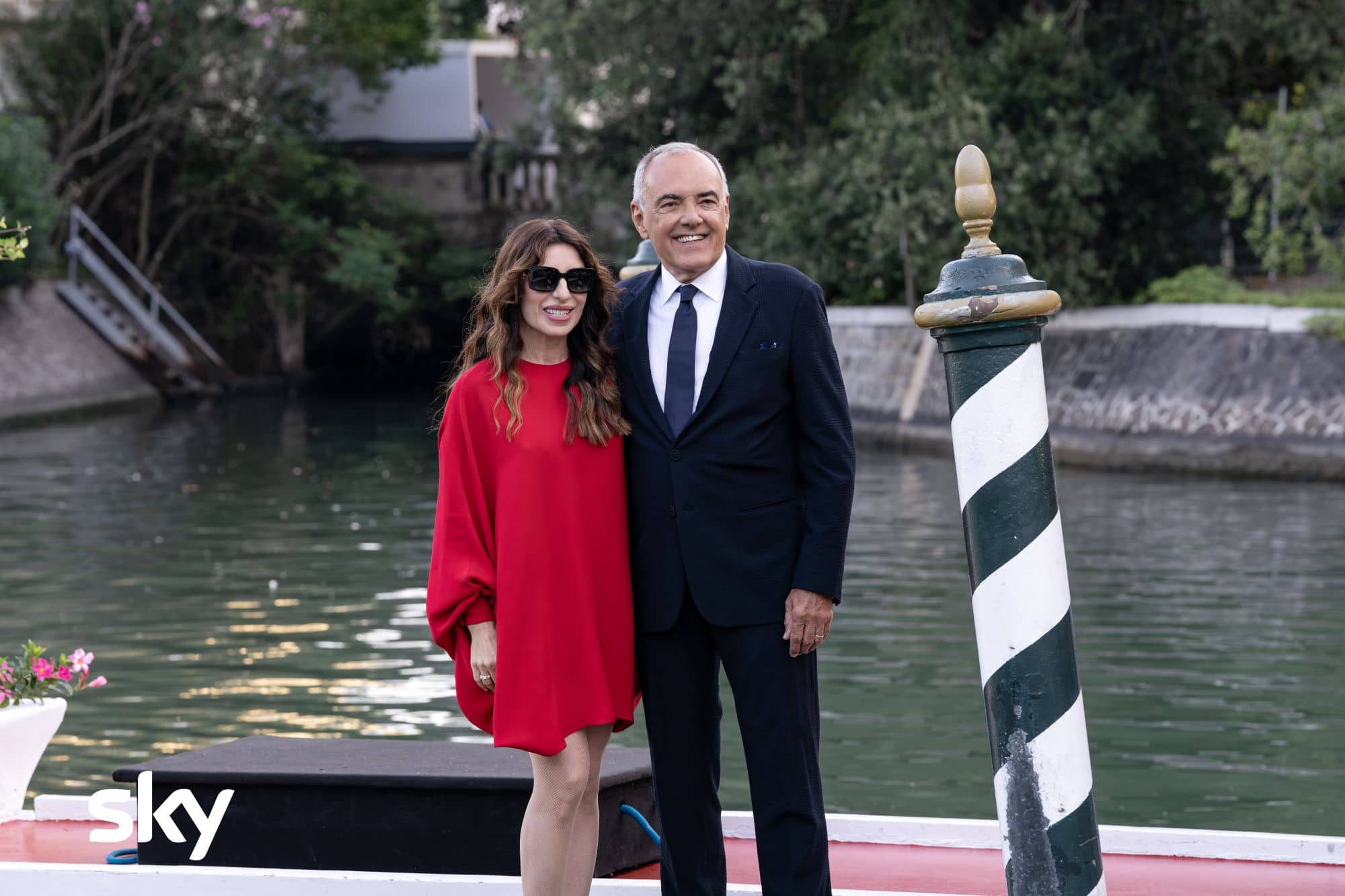 Sabrina Impacciatore con Alberto Barbera durante le riprese della seconda stagione di Call My Agent - Italia alla Mostra del Cinema di Venezia