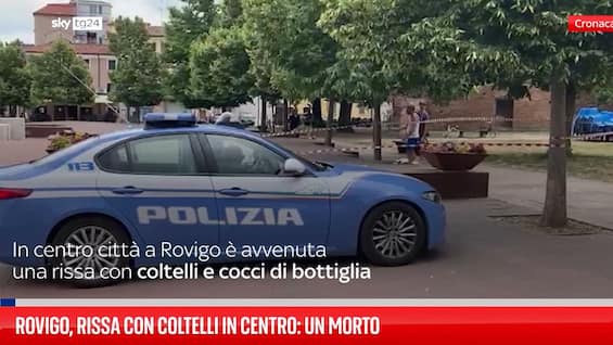 Rovigo, rissa con coltelli in centro: un morto Rovigo, rissa con coltelli in centro: un morto