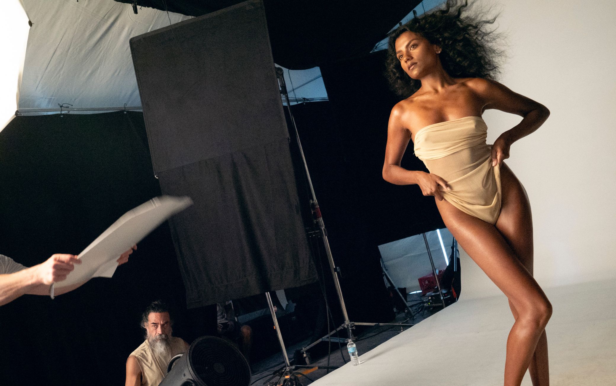 Calendario Pirelli 2025, le foto del backstage c