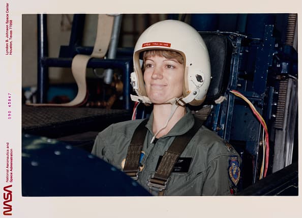 Eileen Collins United States Air Force Major Eileen Collins, a candidate for a pilot astronaut's position with NASA, simulates an ejection from an aircraft during a special survival course at Vance Air Force Base in southern Enid, Oklahoma, 14th August 1990. The purpose of the course is to familiarise the trainees with proper measures to take in the event of ejection from an aircraft over land. (Photo by Space Frontiers/Archive Photos/Hulton Archive/Getty Images)