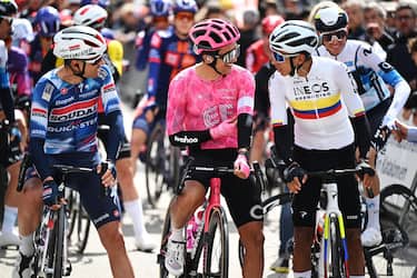 Occhio ad Adam Yates: Bernal e Carapaz sognano il podio