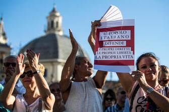Covid, le manifestazioni contro il green pass
