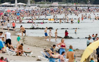 Full beaches in the holiday season