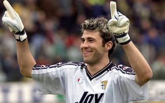 7 Apr 2002:  Sebastian Frey of Parma celebrates victory after the Serie A 30th Round League match played between Parma and Udinese at the Ennio Tardini Stadium in Parma, Italy. DIGITAL IMAGE. Mandatory Credit: Grazia Neri/Getty Images