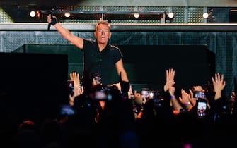 epa10597515 US musician Bruce Springsteen performs on stage during his concert at the Olympic Stadium in Barcelona, Spain, 28 April 2023. Springsteen will play two concerts in the city on 28 and 30 April.  EPA/Alejandro Garcia