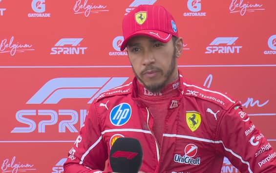 https://static.sky.it/editorialimages/671b92e8496b15fd915cf2332e39c7e72099ba7b/skysport/it/motori/formula-1/video/2025/07/25/f1-hamilton-gp-spa-intervista/hamilton-intervista-stamp-spa.jpg?im=Resize,width=565