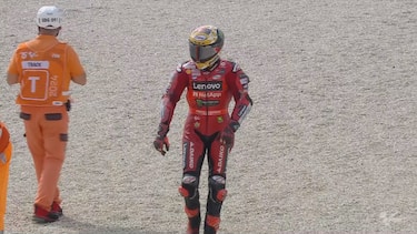 Caduta e ritiro per Bagnaia nel GP dell'Emilia-Romagna