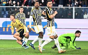 Genoa's Albert Gudmundsson (L) jubilates with his teammates after scoring the gol during the Italian Serie A match, Genoa CFC vs Juventus Fc at Luigi Ferraris stadium in Genoa, Italy, 15 december 2023.
ANSA/LUCA ZENNARO 