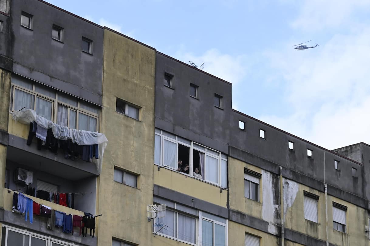 Spari a Caivano, una decina di persone apre il fuoco al Parco Verde
