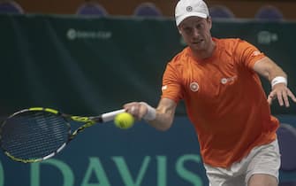 epa10866236 Botic Van de Zandschulp of Netherlands in action against Duje Ajdukovic of Croatia during the Davis Cup Group D match between Netherlands and Croatia in Split, Croatia, 17 September 2023.  EPA/STRINGER