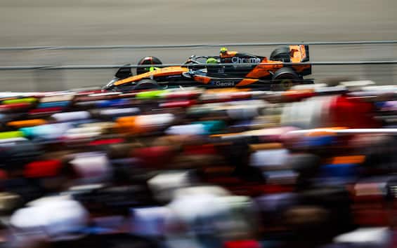 https://static.sky.it/editorialimages/68564947d68f756383fd1ad398f479d4e624c284/skysport/it/motori/formula-1/video/2025/06/13/f1-gp-canada-vanzini-commento-video/mclaren_ipa_ok.jpg?im=Resize,width=565