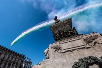 Milao, Passaggio delle frecce tricolori in Piazza Duomo