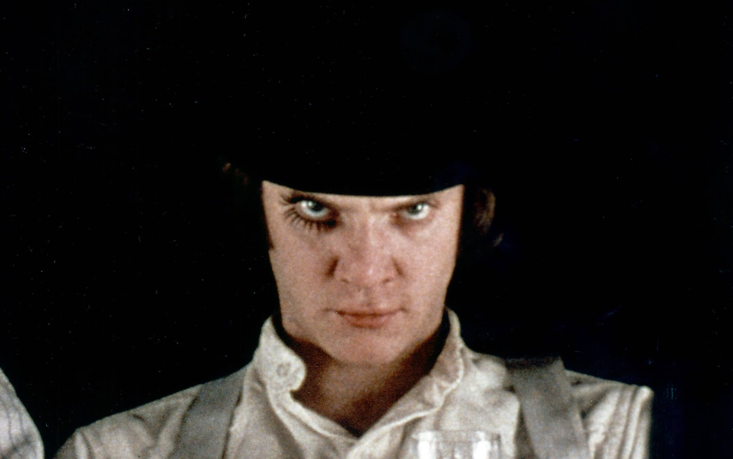 Arancia Meccanica, dopo 50 anni il libro “Il Cubo di Kubrick” svela i  segreti del film