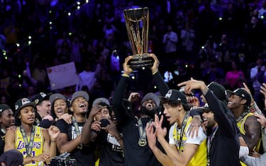 LAS VEGAS, NEVADA - DECEMBER 09: LeBron James #23 of the Los Angeles Lakers hoist the trophy with his teammates after winning the championship game of the inaugural NBA In-Season Tournament at T-Mobile Arena on December 09, 2023 in Las Vegas, Nevada. NOTE TO USER: User expressly acknowledges and agrees that, by downloading and or using this photograph, User is consenting to the terms and conditions of the Getty Images License Agreement. (Photo by Ethan Miller/Getty Images)
