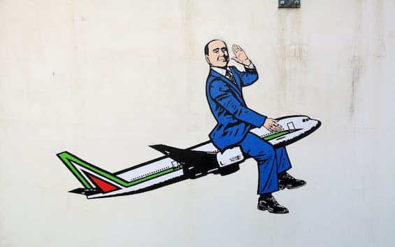 "Welcome to Silvio Berlusconi Airport", il nuovo murale a Malpensa
