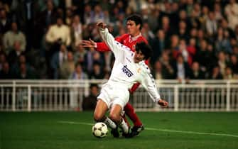 MARTAGON, SEVILLE, TACKLES IVAN ZAMORANO, REAL MADRID, IN PENALTY AREA  (Photo by Tony Marshall/EMPICS via Getty Images)