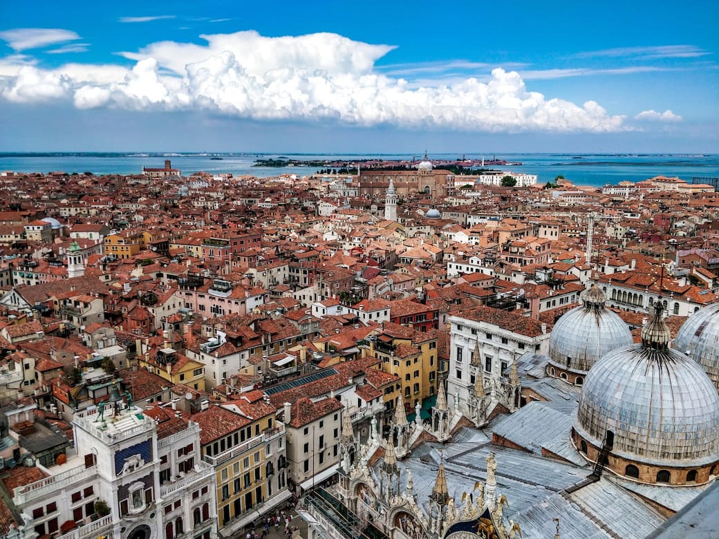 Venezia._Photo_by_Oleksandr_Zhabin_on_Unsplash.jpg