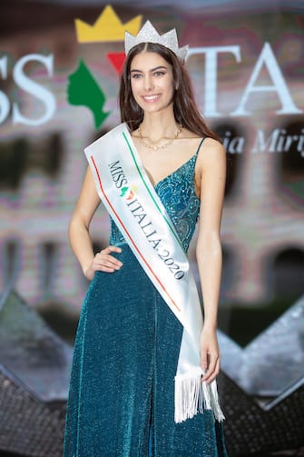 Miss Italia 2020 è Martina Sambucini, Miss Roma