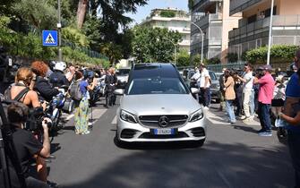 Corteo funebre Raffaella Carrà