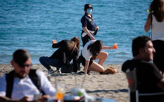 Coronavirus, Ostia: assalto alla spiaggia nel primo sabato post