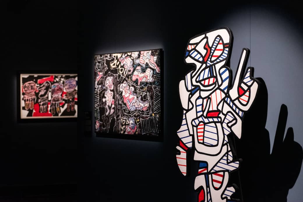 Vista_dell’allestimento_della_mostra_Dubuffet_e_l’Art_Brut._L’arte_degli_outsider._Photo_Carlotta_Coppo.jpg